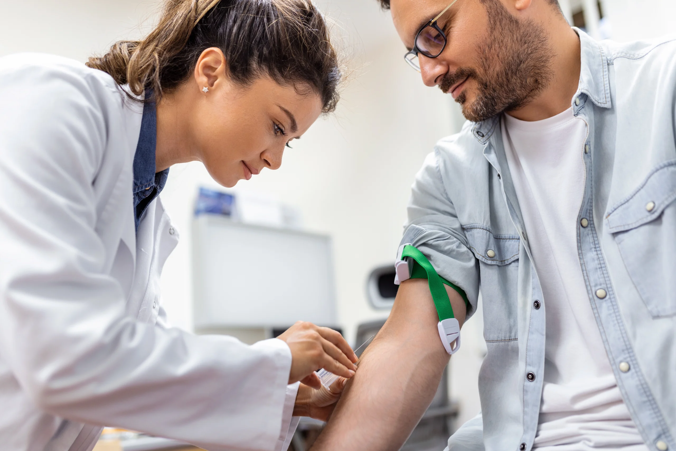Dengue testing for fever symptoms and diagnosis